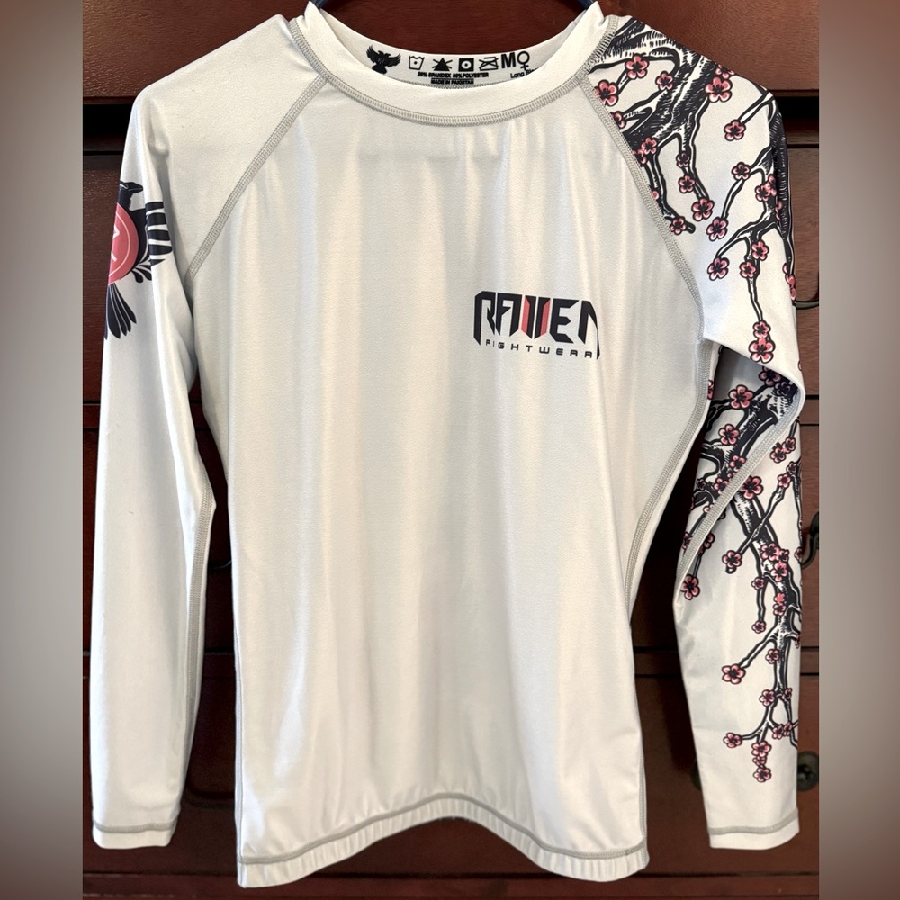 Raven Fightwear women’s long sleeve rashguard. Female samurai. Size medium